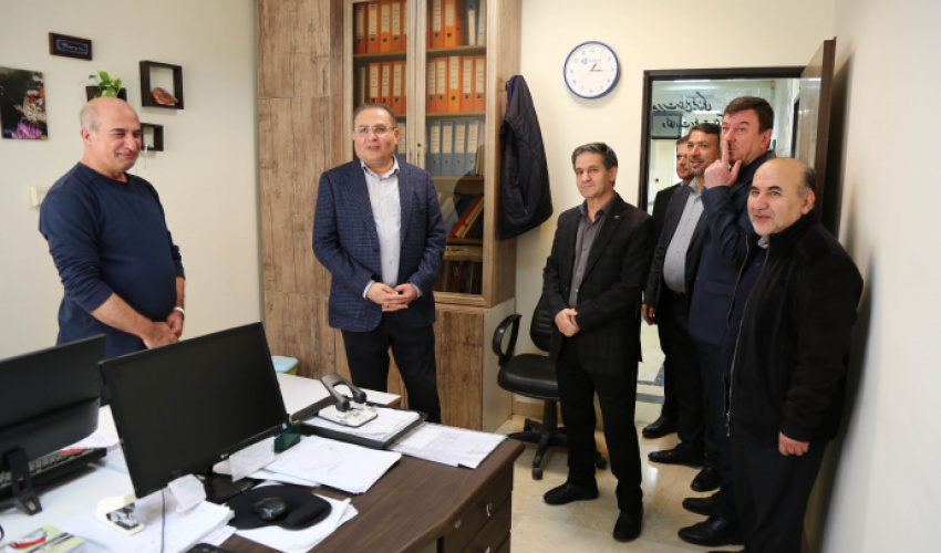 دیدار نوروزی دکتر بهزاد داورنیا، رئیس دانشگاه علوم پزشکی اردبیل، با کارکنان ستاد مرکزی